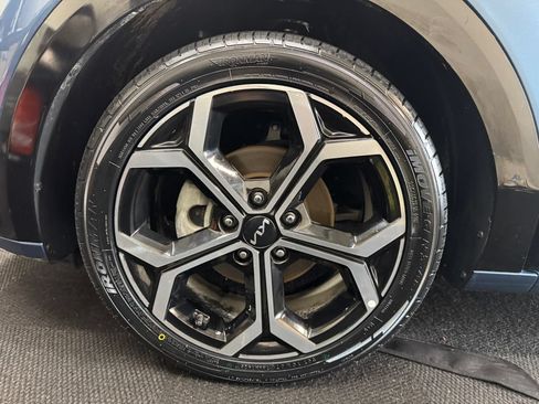 Used 2023 Kia Niro SX Touring FWD image 13
