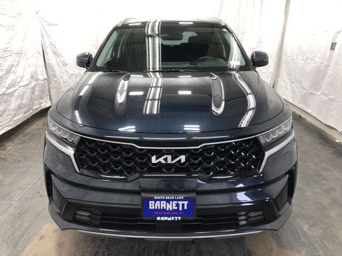 Certified 2023 Kia Sorento EX image 5