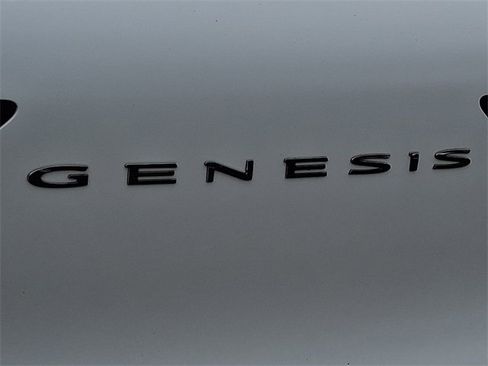 Used 2023 Genesis GV70 2.5T w/ Advanced Package AWD/4WD image 32
