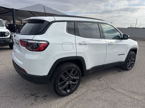 New 2026 Jeep Compass Latitude image 6