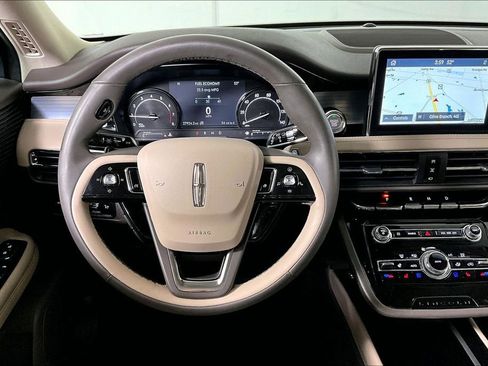 Used 2022 Lincoln Corsair FWD w/ Equipment Group 101A image 5