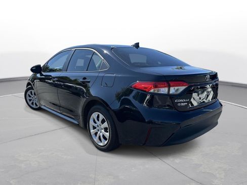 Used 2025 Toyota Corolla LE w/ Convenience Package FWD image 8