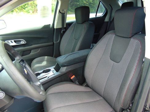 Used 2017 Chevrolet Equinox LS FWD image 8