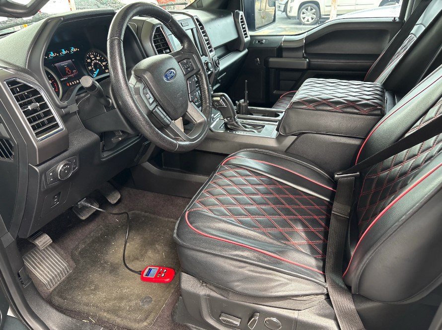 Used 2016 Ford F150 XLT w/ Equipment Group 302A Luxury AWD/4WD image 4