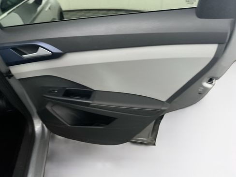 Used 2024 Volkswagen Taos SE image 28