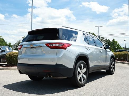 Used 2019 Chevrolet Traverse LT w/ LT Premium Package FWD image 6