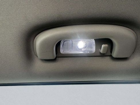 Used 2023 GMC Terrain SLE w/ Driver Convenience Package image 41