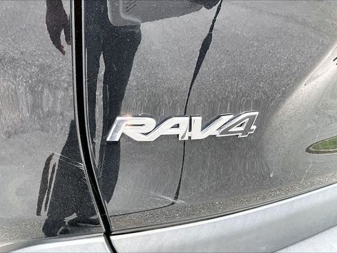 Used 2023 Toyota RAV4 LE AWD/4WD image 30