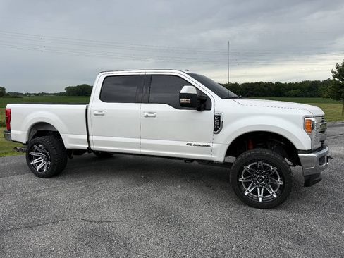 Used 2017 Ford F250 Lariat w/ Lariat Ultimate Package AWD/4WD image 5