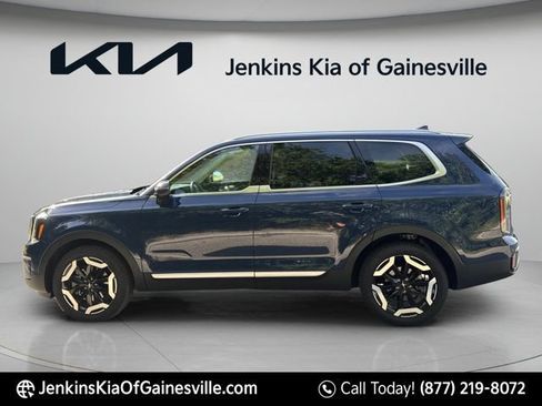 Used 2025 Kia Telluride EX FWD image 6