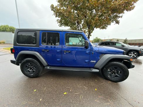 Used 2018 Jeep Wrangler Unlimited Sport AWD/4WD image 4
