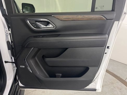 Used 2023 Chevrolet Suburban Premier image 30