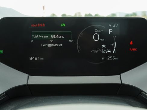 Certified 2025 Toyota Prius LE AWD/4WD image 39