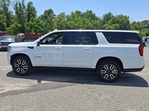Used 2024 GMC Yukon XL AT4 AWD/4WD image 7
