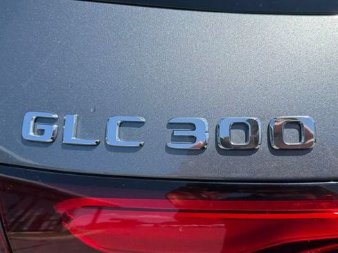 Used 2023 Mercedes-Benz GLC 300 4MATIC image 9