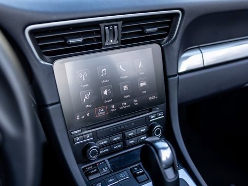 Certified 2017 Porsche 911 Turbo image 31