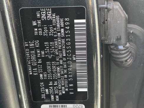 Used 2025 Kia Sorento S image 32