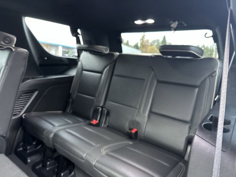 Used 2023 GMC Yukon SLT image 13