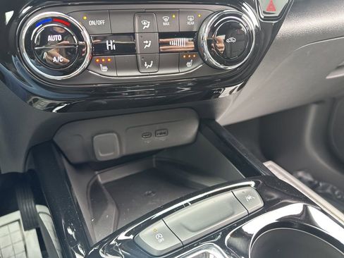 New 2026 Chevrolet Trax RS w/ Sunroof Package image 47