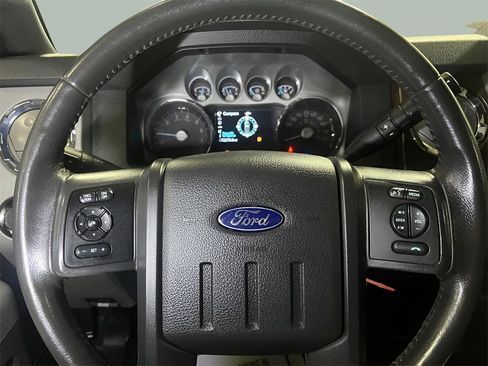 Used 2015 Ford F350 Lariat image 15