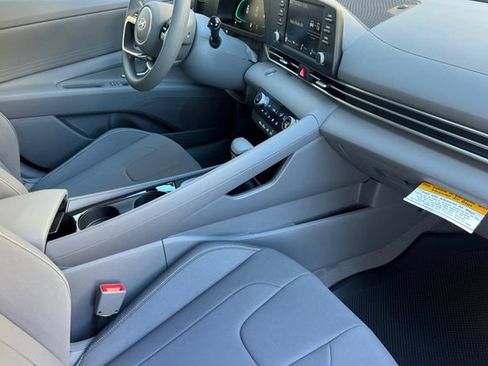 New 2026 Hyundai Elantra Hybrid FWD image 14