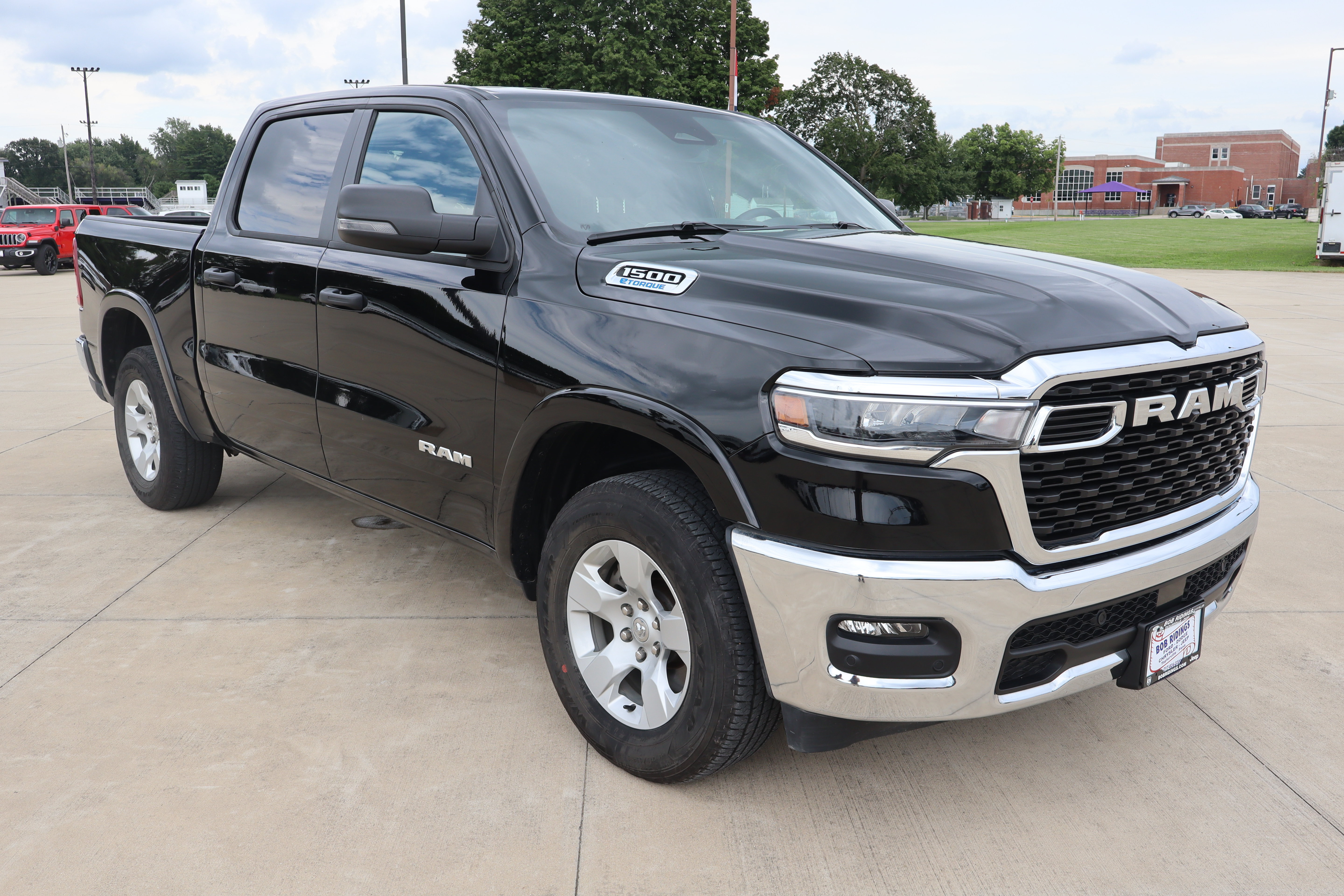Used 2025 RAM 1500 Big Horn AWD/4WD image 3