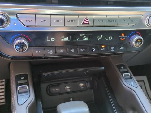 Used 2022 Kia Telluride SX w/ Towing Package FWD image 21