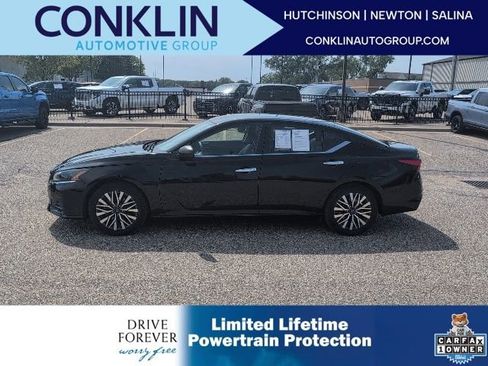 Used 2024 Nissan Altima 2.5 SV FWD image 1