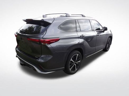 Used 2022 Toyota Highlander XSE AWD/4WD image 15