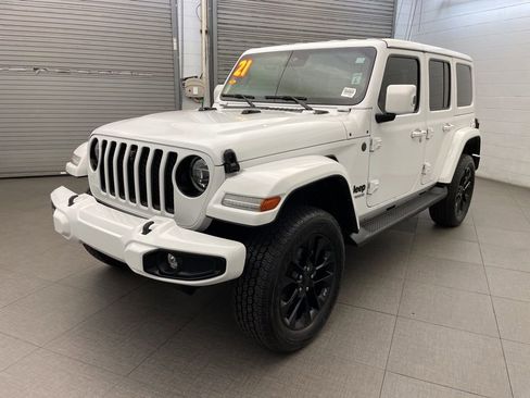 Used 2021 Jeep Wrangler Unlimited Sahara AWD/4WD image 8