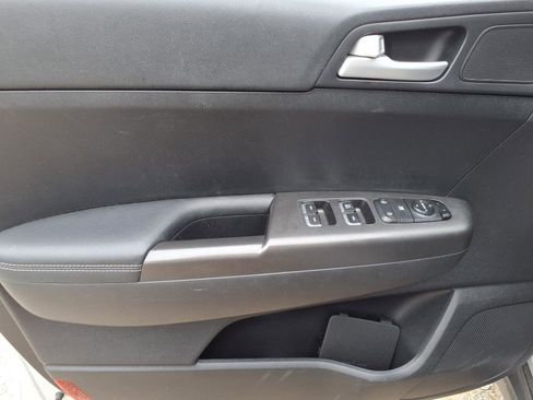 Used 2019 Kia Sportage LX image 15