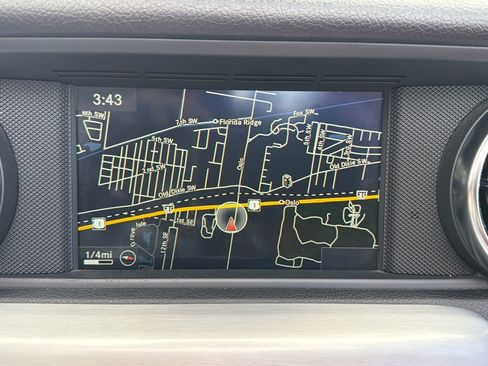 Used 2014 Mercedes-Benz SLK 350 image 25