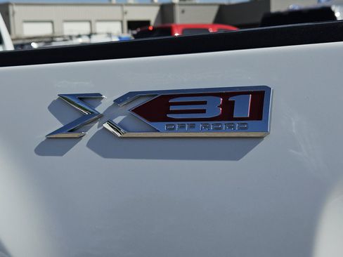 Used 2024 GMC Sierra 2500 Pro w/ Convenience Package AWD/4WD image 8