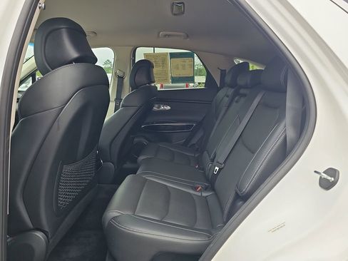 Used 2025 Genesis GV70 2.5T AWD/4WD image 14