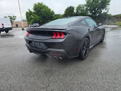Used 2024 Ford Mustang GT RWD image 3