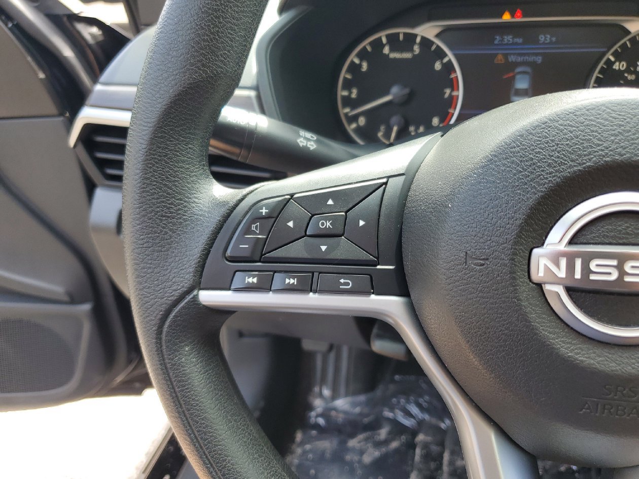 Used 2024 Nissan Altima 2.5 SV FWD image 29