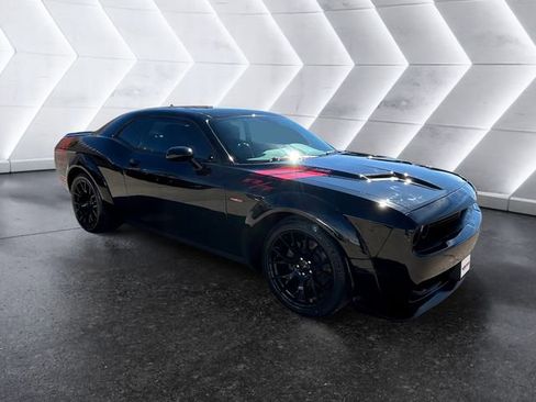 Used 2015 Dodge Challenger R/T Plus image 1