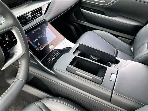 Certified 2025 INFINITI QX80 Pure w/ Cargo Package image 19