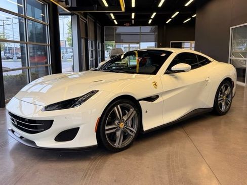 Used 2019 Ferrari Portofino RWD image 2