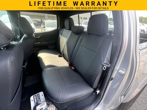 Used 2022 Toyota Tacoma TRD Sport AWD/4WD image 21