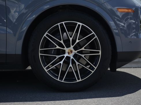 Certified 2026 Porsche Cayenne Coupe AWD/4WD image 11