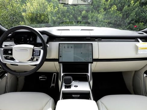New 2026 Land Rover Range Rover Long Wheelbase SE AWD/4WD image 19