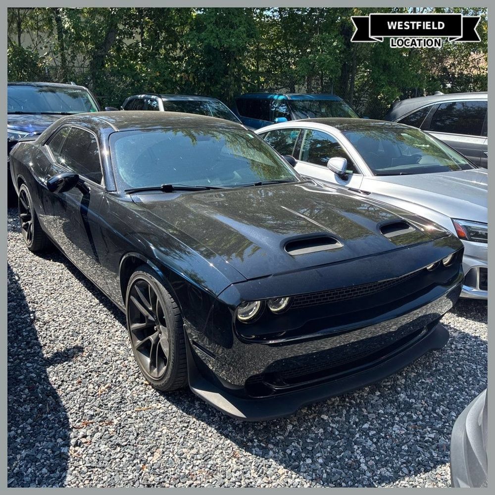 Used 2020 Dodge Challenger R/T RWD image 1