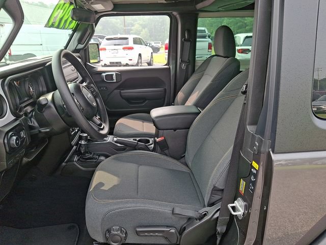 Used 2025 Jeep Wrangler Sport AWD/4WD image 13