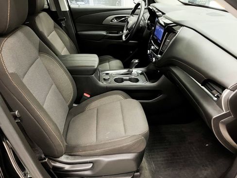Used 2020 Chevrolet Traverse LT image 33