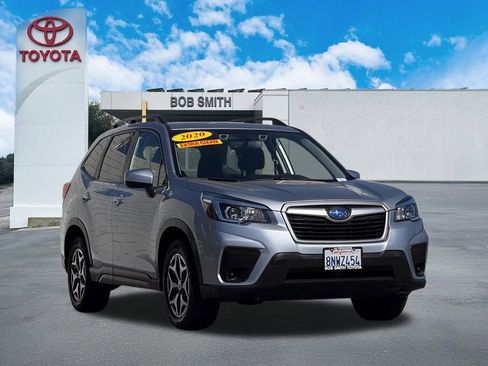Used 2020 Subaru Forester Premium image 4