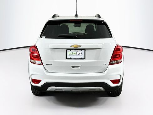 Used 2019 Chevrolet Trax LT w/ LT Convenience Package FWD image 7