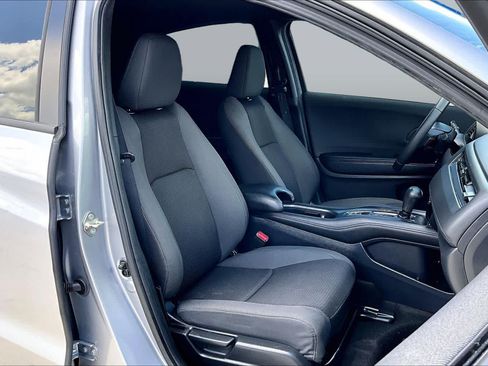 Used 2019 Honda HR-V Sport image 8