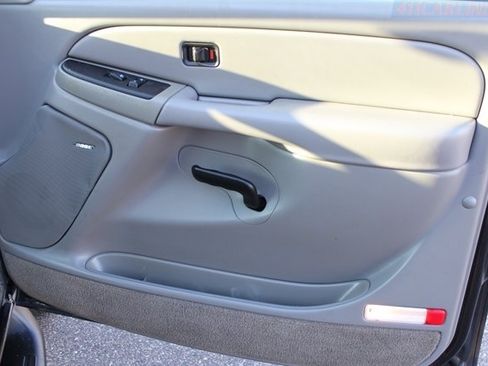 Used 2004 Chevrolet Tahoe LS w/ Preferred Equipment Group image 38