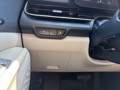Used 2025 Kia Carnival SX FWD image 13